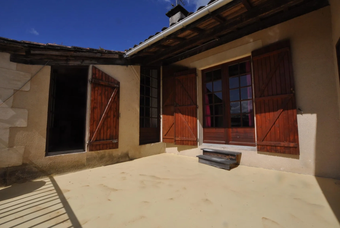 Vente maison de charme avec piscine et sauna à Rions, village médiéval 