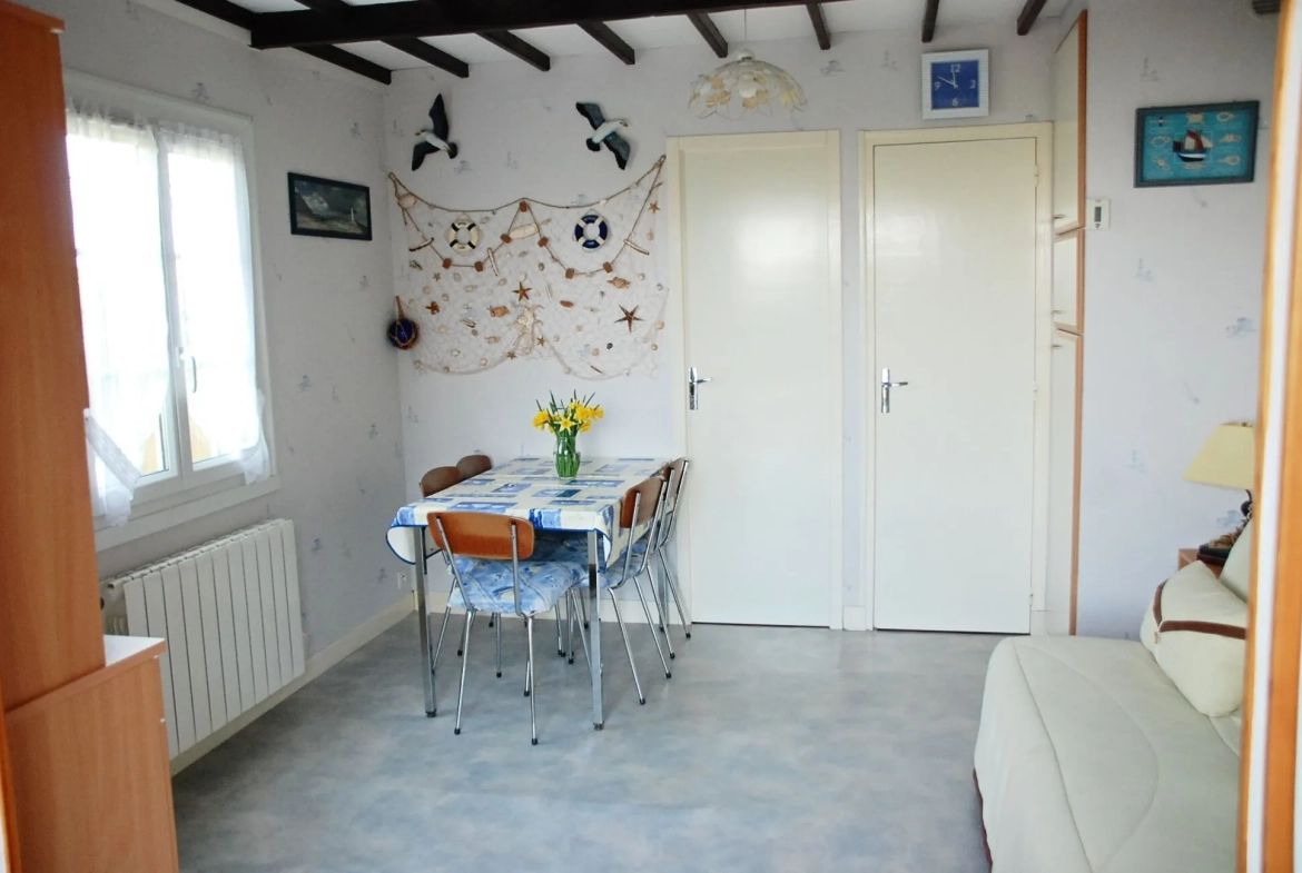 Chalets en bois avec vue sur la mer à Fécamp, parfaits pour un weekend détente 