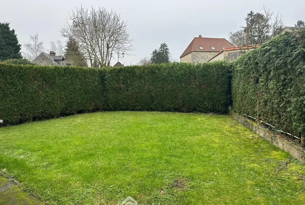 Maison de 187 m² à Bièvres avec 4 chambres, garage et cave - Confort et tranquillité 