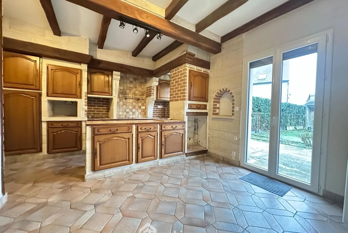 Maison de 187 m² à Bièvres avec 4 chambres, garage et cave - Confort et tranquillité 