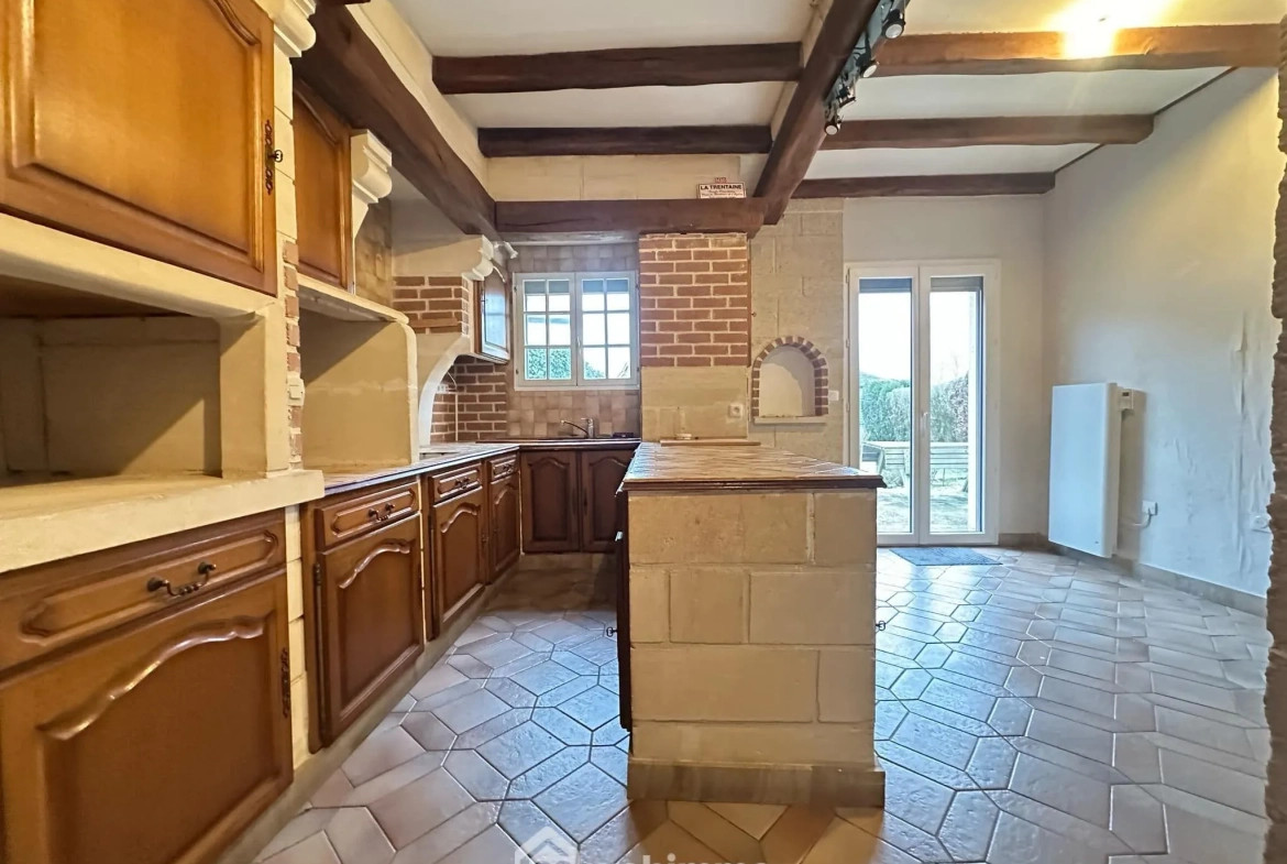 Maison de 187 m² à Bièvres avec 4 chambres, garage et cave - Confort et tranquillité 