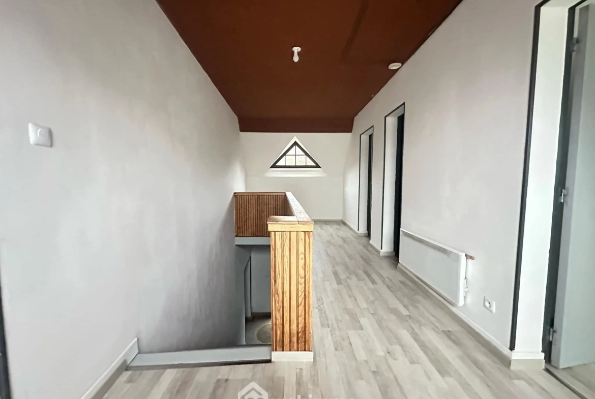 Maison de 187 m² à Bièvres avec 4 chambres, garage et cave - Confort et tranquillité 