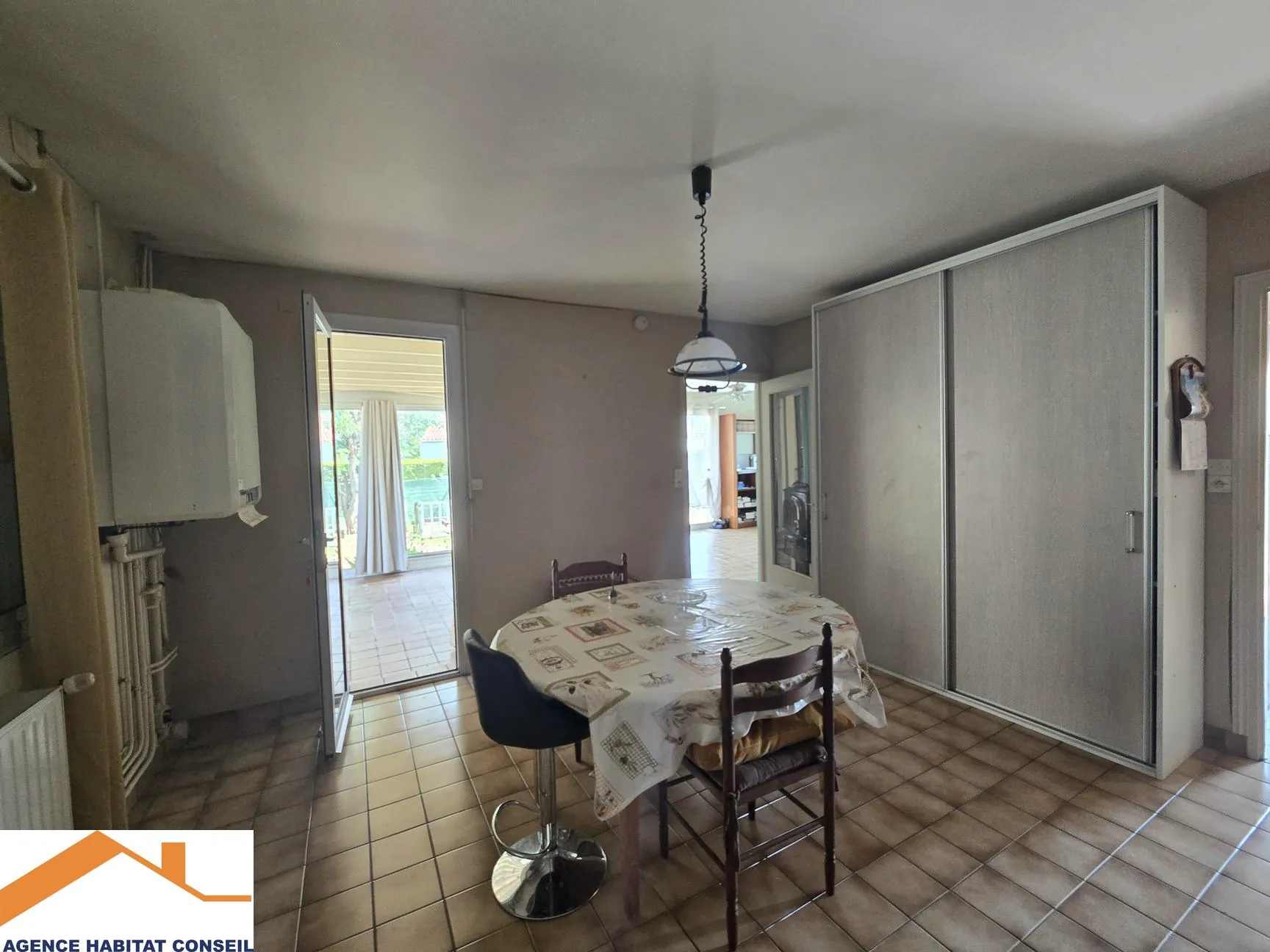 Maison de plain-pied à vendre aux Lucs-sur-Boulogne, 2 chambres, garage et jardin 