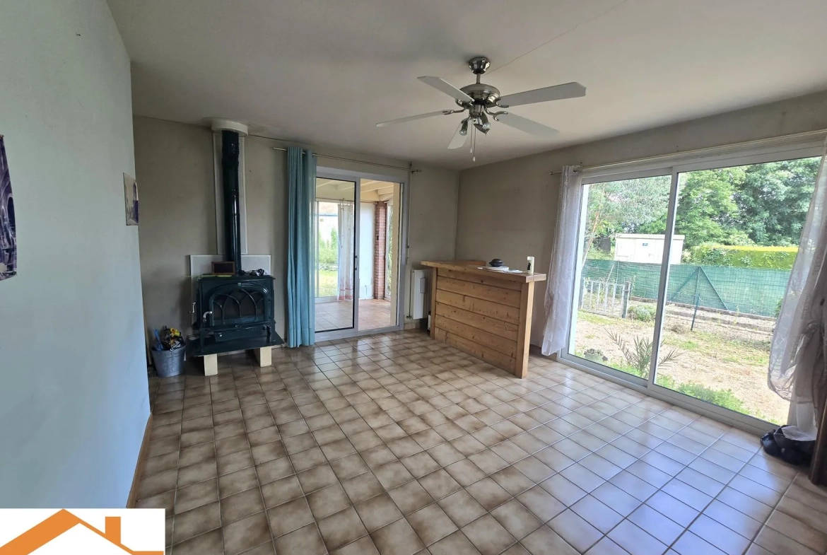Maison de plain-pied à vendre aux Lucs-sur-Boulogne, 2 chambres, garage et jardin 