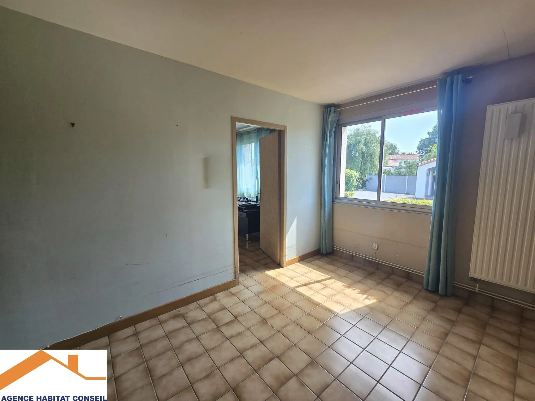 Maison de plain-pied à vendre aux Lucs-sur-Boulogne, 2 chambres, garage et jardin 