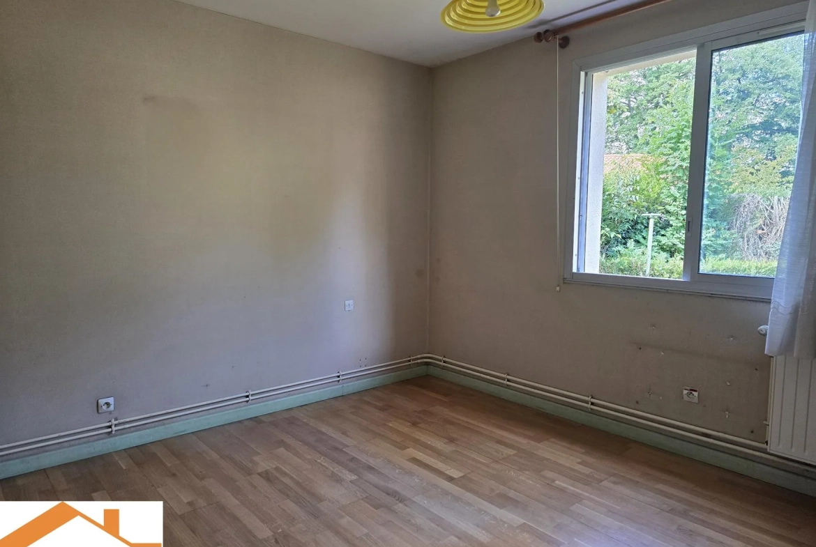 Maison de plain-pied à vendre aux Lucs-sur-Boulogne, 2 chambres, garage et jardin 