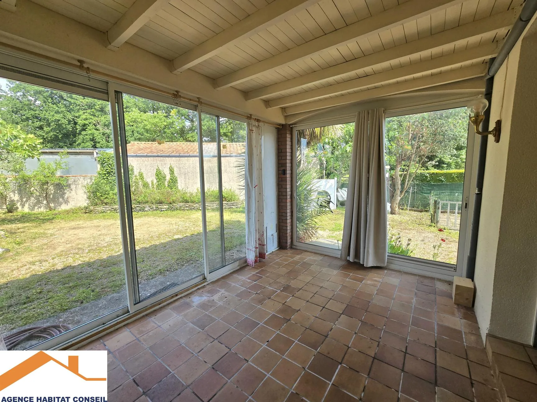 Maison de plain-pied à vendre aux Lucs-sur-Boulogne, 2 chambres, garage et jardin 