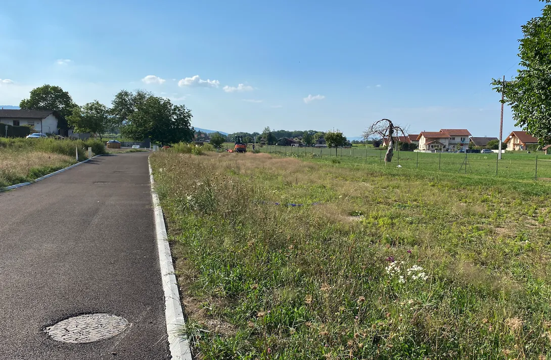 Terrain constructible de 500 m² à Arenthon, au calme, limite Scientrier 