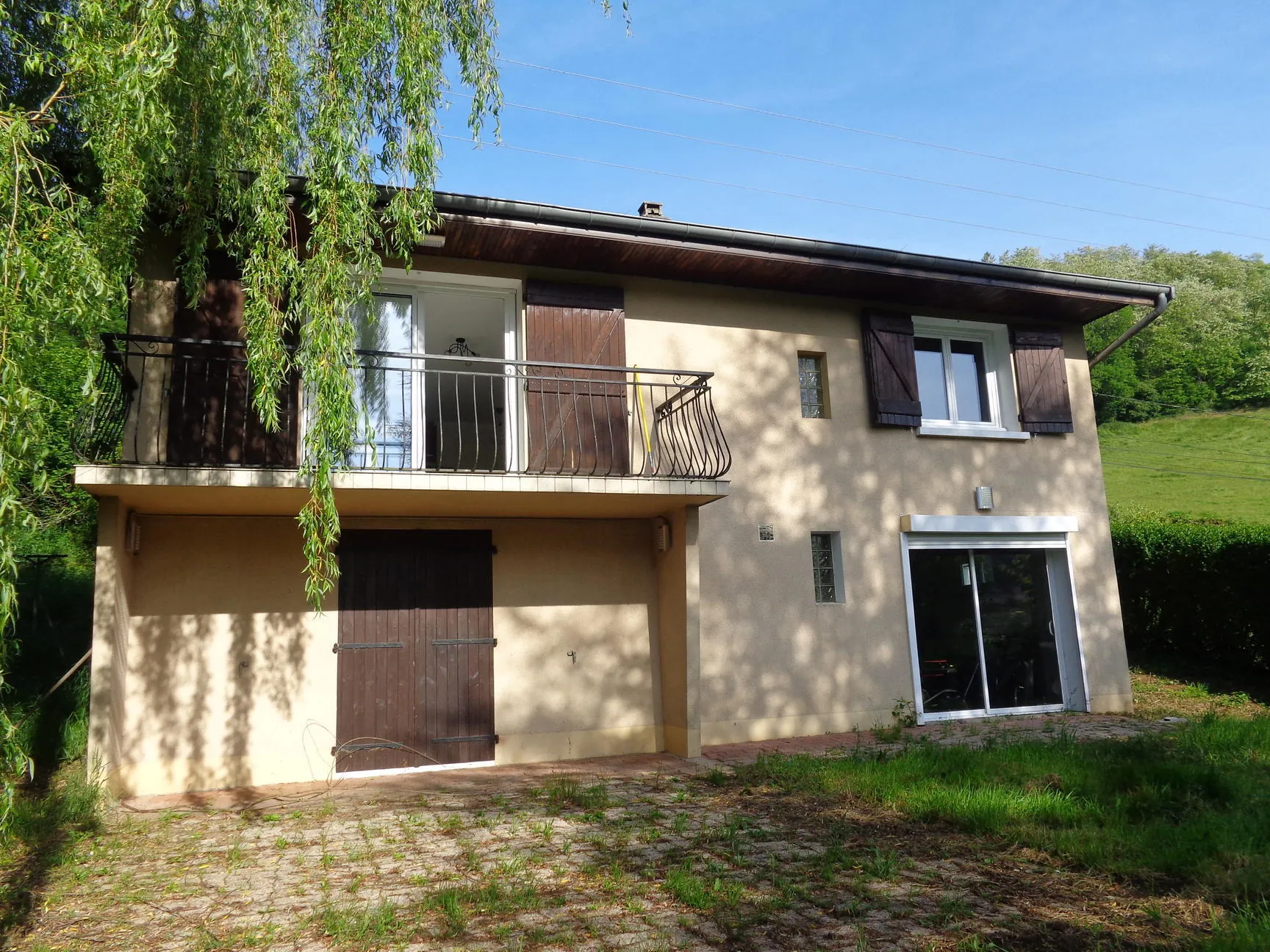 Belle villa familiale à Chambost-Allières avec jardin et grand espace extérieur 