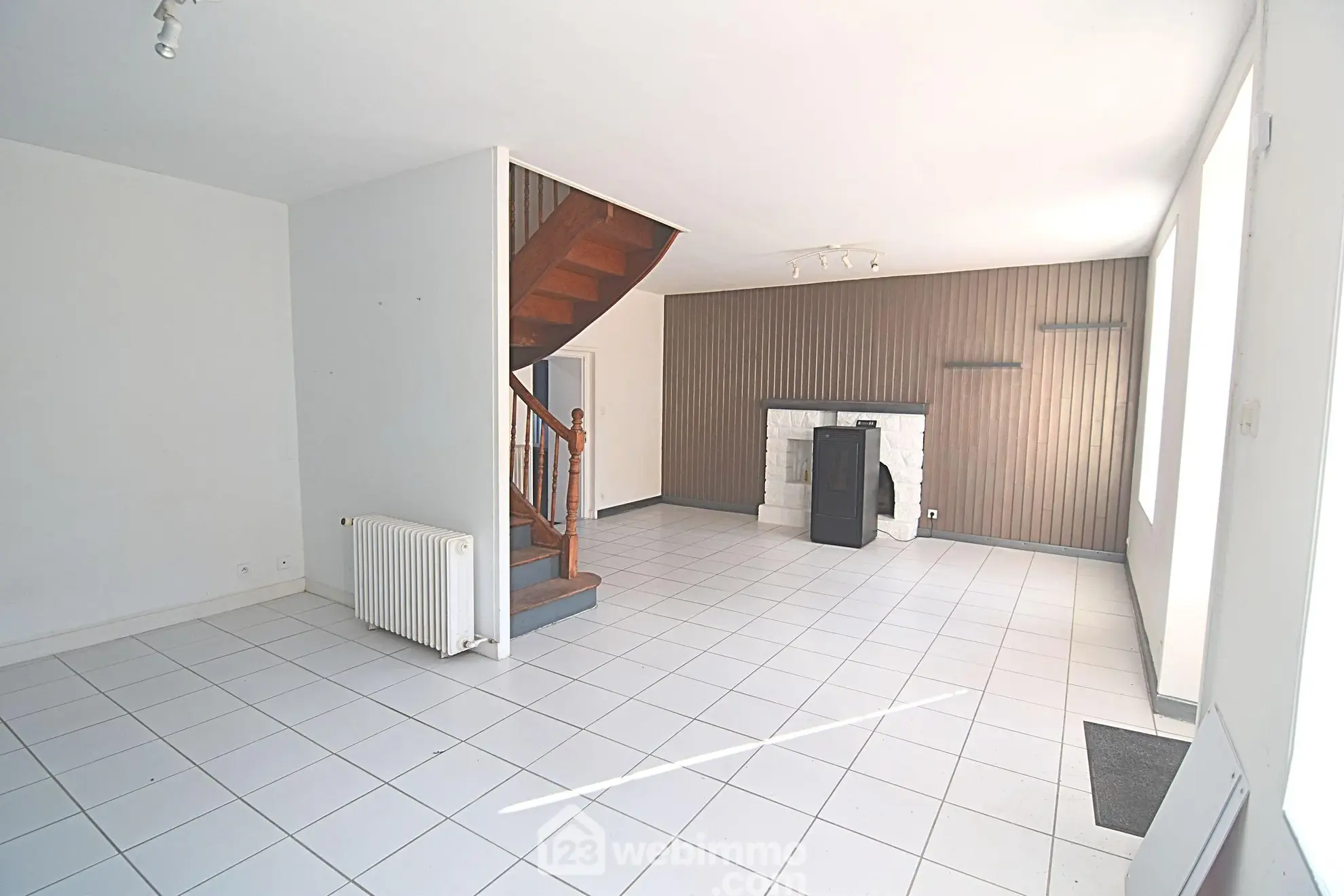 Maison de caractère de 73 m² à Plounévez-Quintin avec dépendance et jardin 