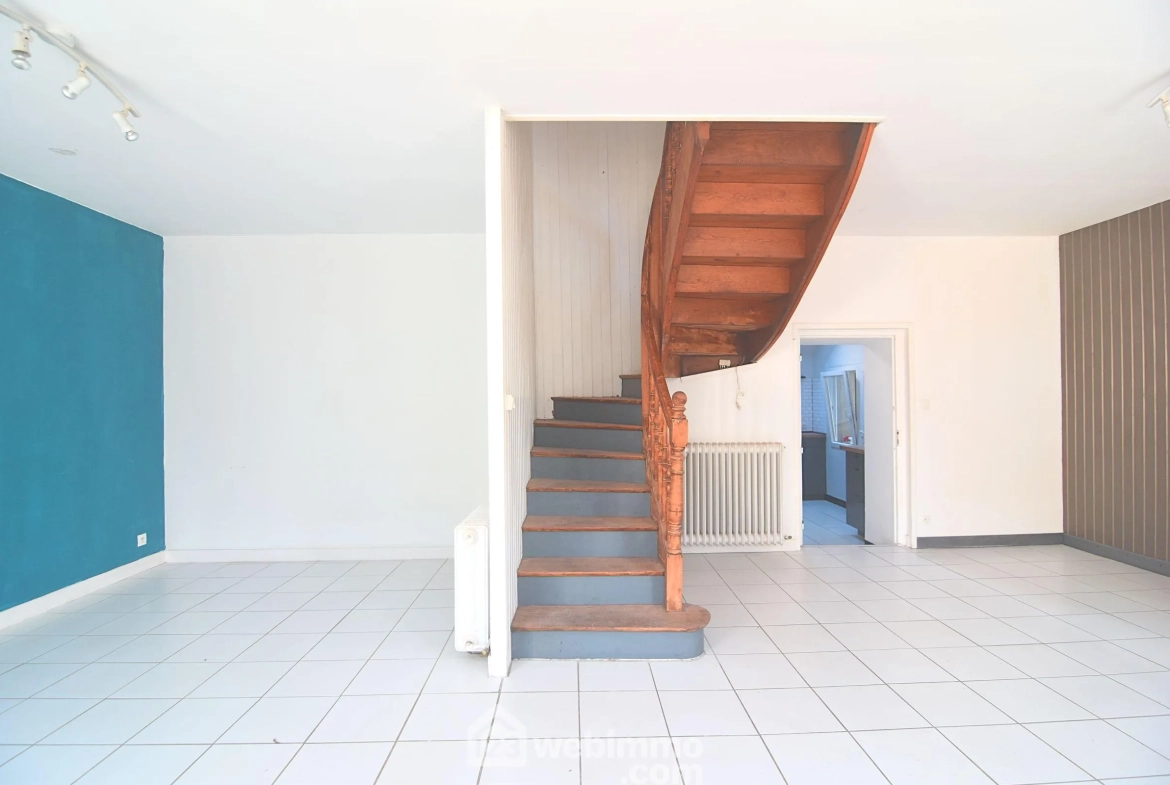 Maison de caractère de 73 m² à Plounévez-Quintin avec dépendance et jardin 