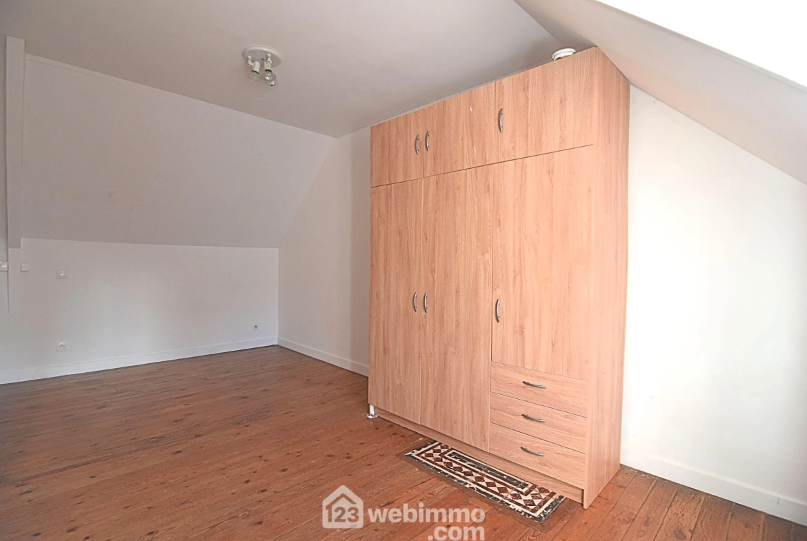 Maison de caractère de 73 m² à Plounévez-Quintin avec dépendance et jardin 