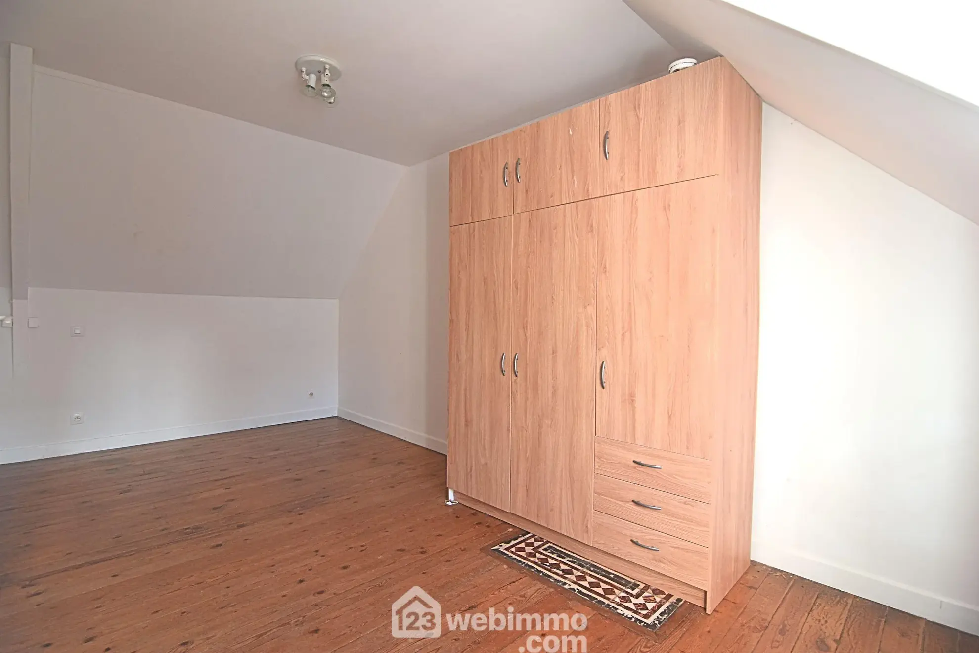 Maison de caractère de 73 m² à Plounévez-Quintin avec dépendance et jardin 