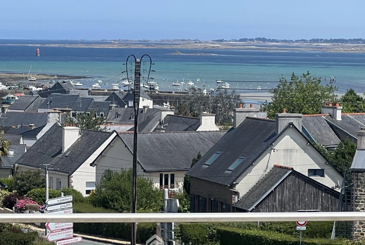 Maison à rénover de 59 m² avec vue mer et jardin à Perros-Guirec 