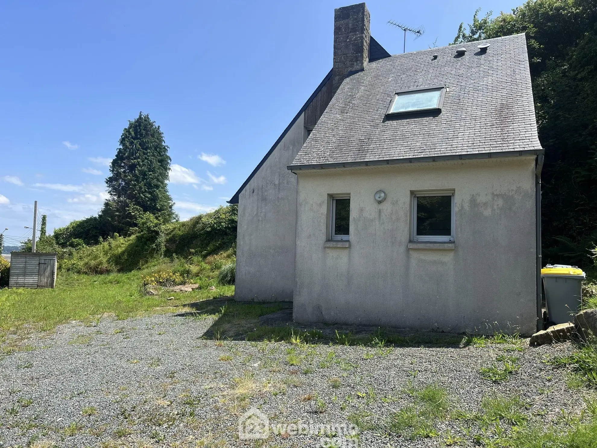 Maison à rénover de 59 m² avec vue mer et jardin à Perros-Guirec 