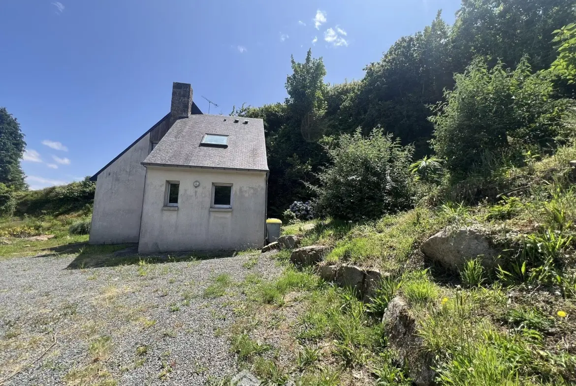 Maison à rénover de 59 m² avec vue mer et jardin à Perros-Guirec 