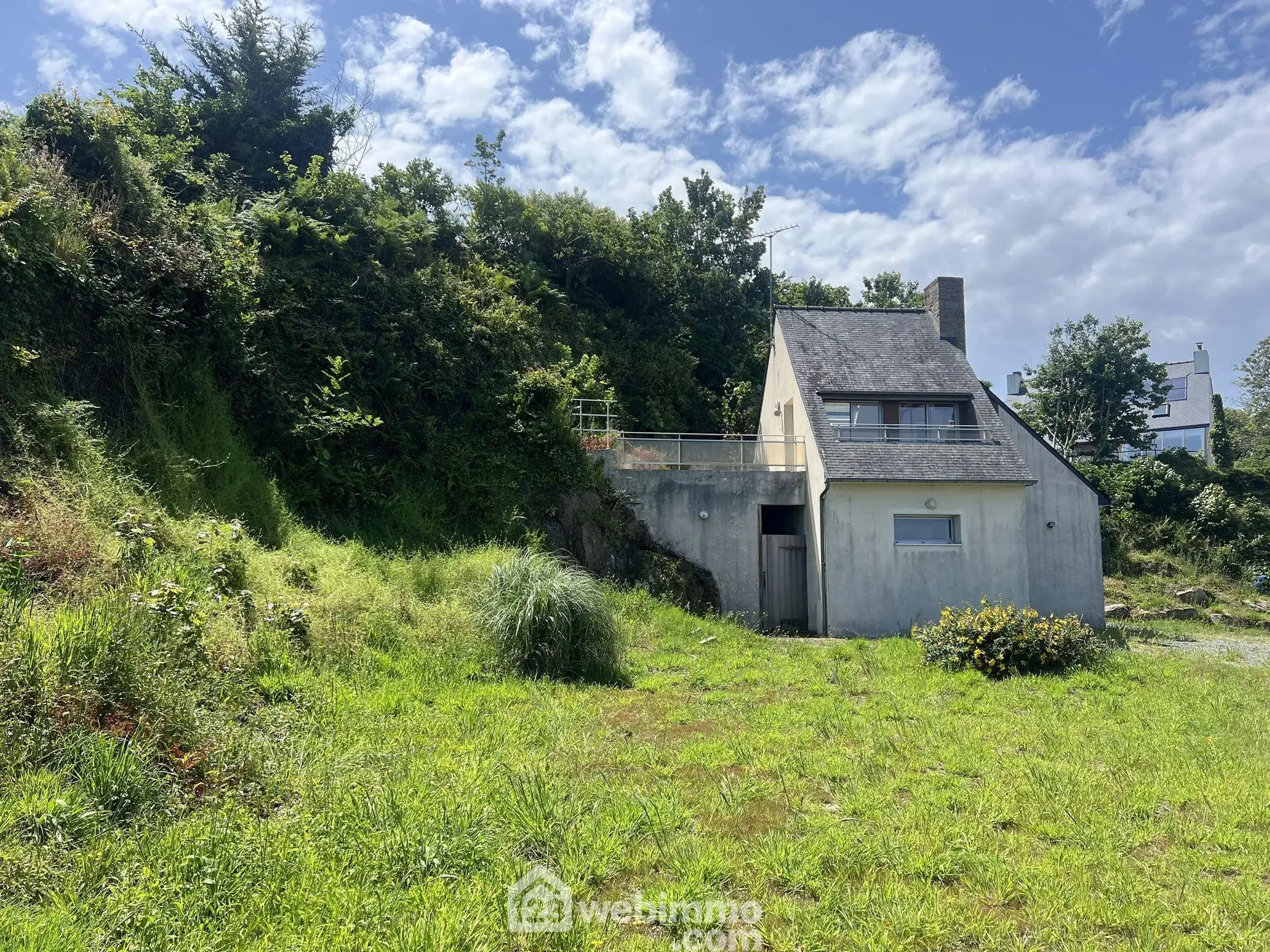Maison à rénover de 59 m² avec vue mer et jardin à Perros-Guirec 