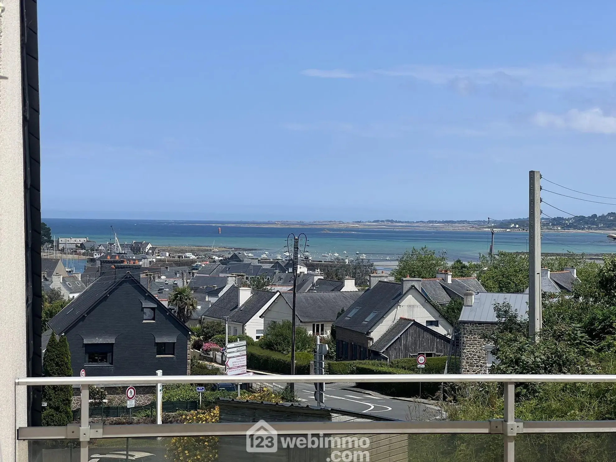 Maison à rénover de 59 m² avec vue mer et jardin à Perros-Guirec 