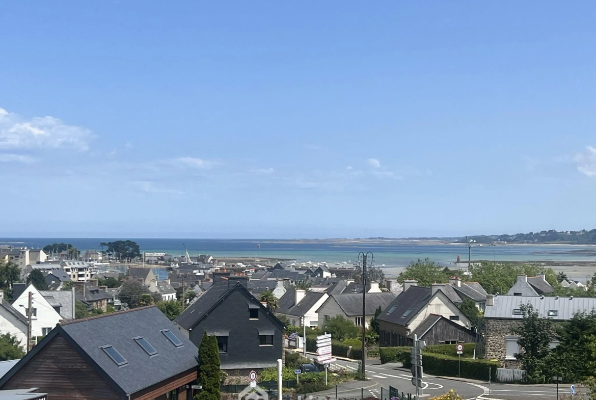 Maison à rénover de 59 m² avec vue mer et jardin à Perros-Guirec 