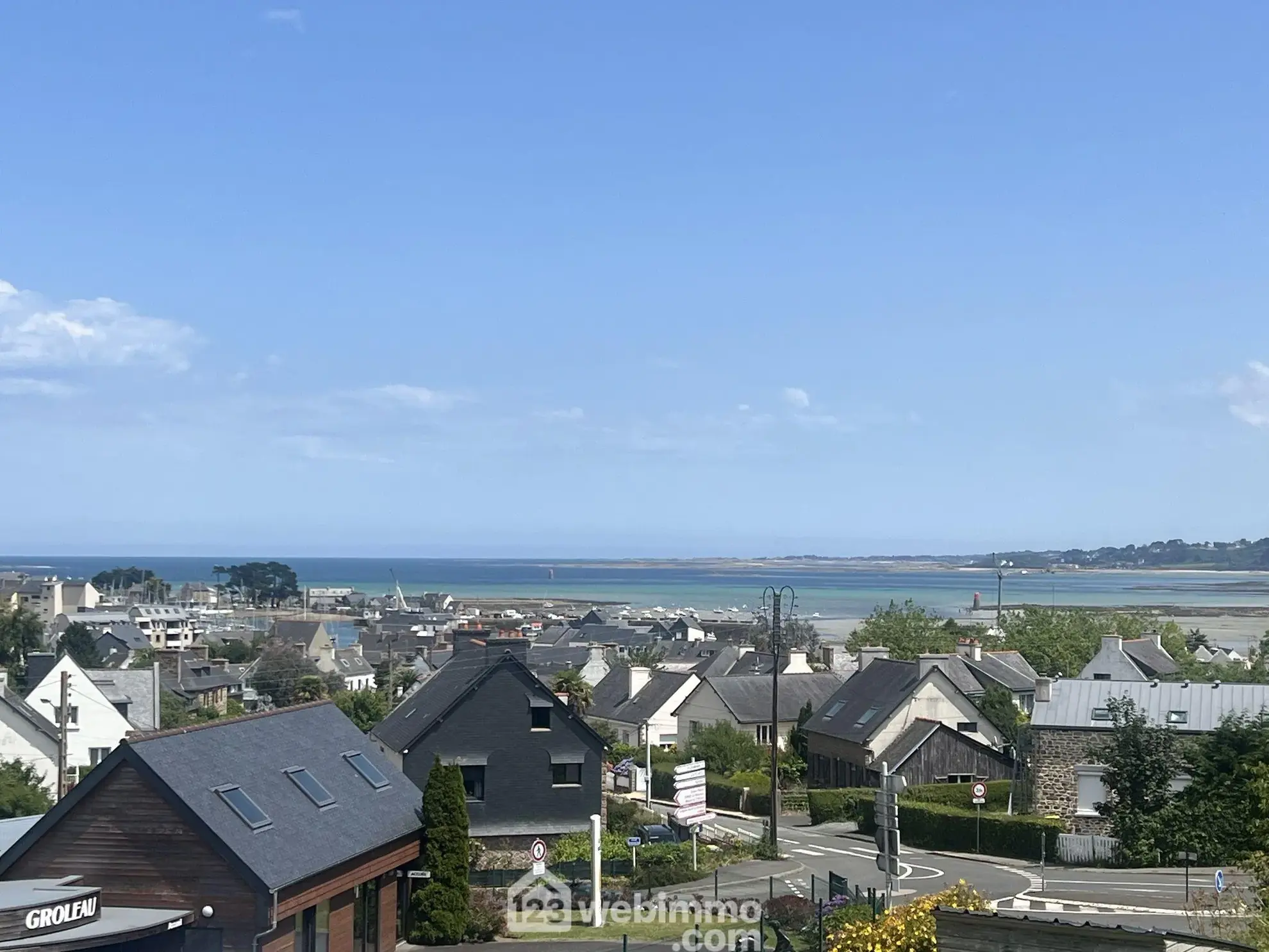 Maison à rénover de 59 m² avec vue mer et jardin à Perros-Guirec 