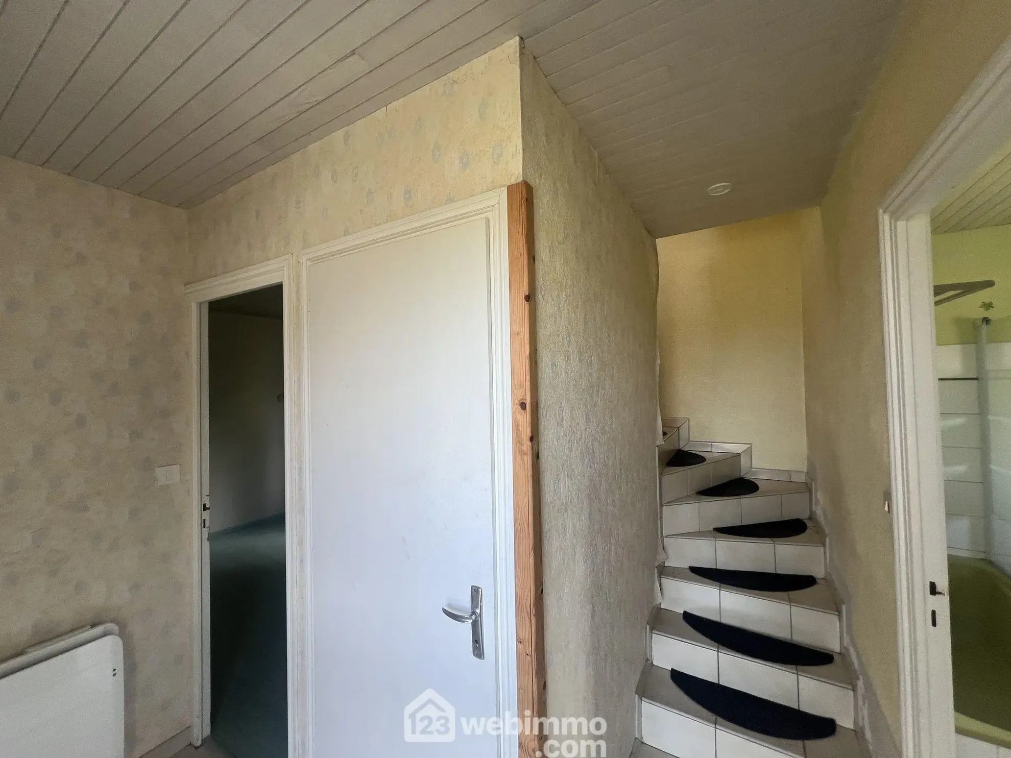 Maison à rénover de 59 m² avec vue mer et jardin à Perros-Guirec 