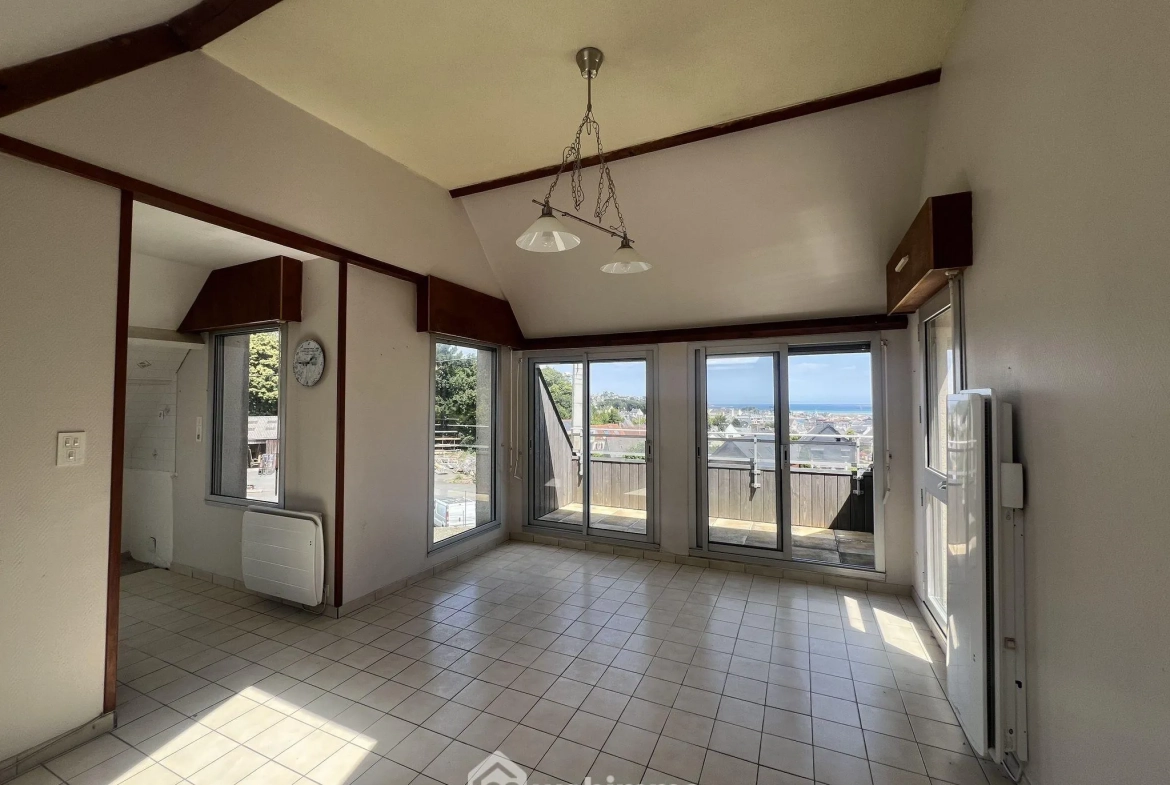 Maison à rénover de 59 m² avec vue mer et jardin à Perros-Guirec 