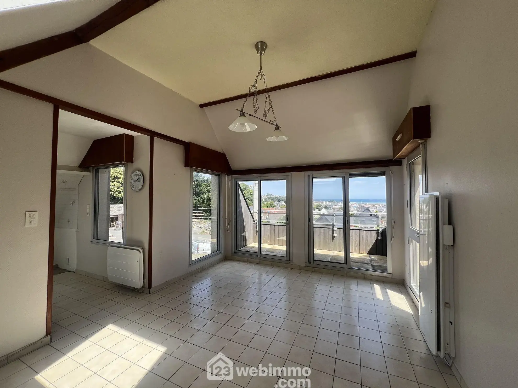 Maison à rénover de 59 m² avec vue mer et jardin à Perros-Guirec 