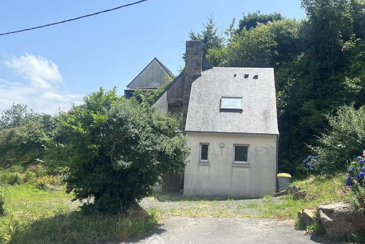 Maison à rénover de 59 m² avec vue mer et jardin à Perros-Guirec 