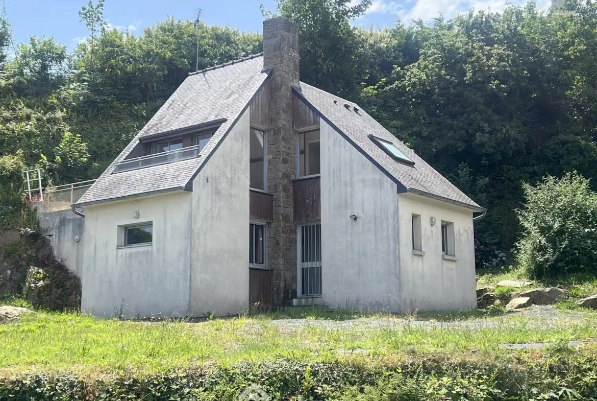 Maison à rénover de 59 m² avec vue mer et jardin à Perros-Guirec 