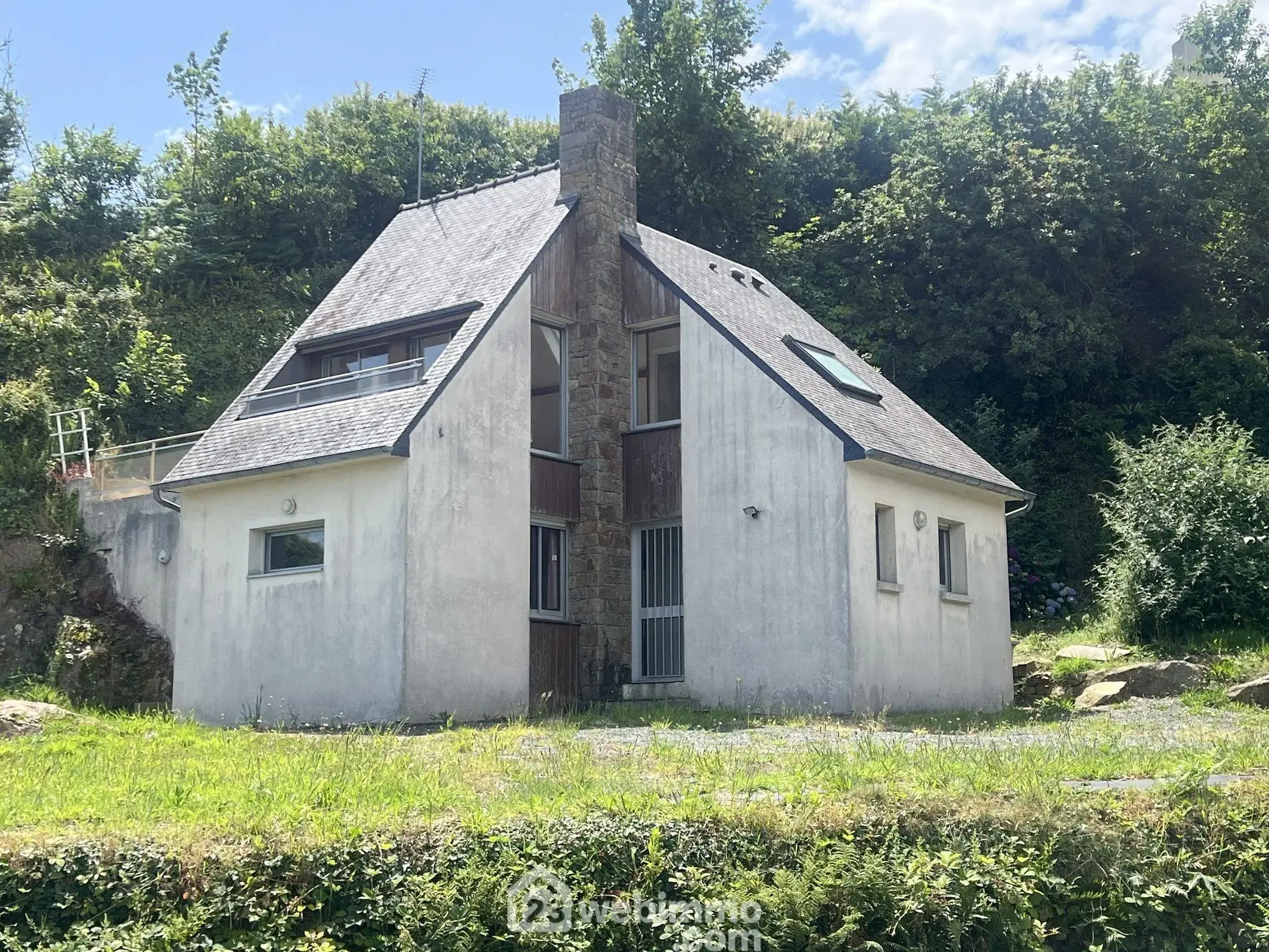 Maison à rénover de 59 m² avec vue mer et jardin à Perros-Guirec 