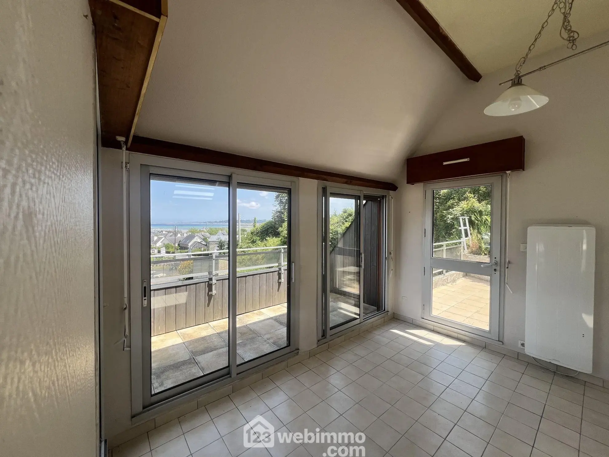 Maison à rénover de 59 m² avec vue mer et jardin à Perros-Guirec 