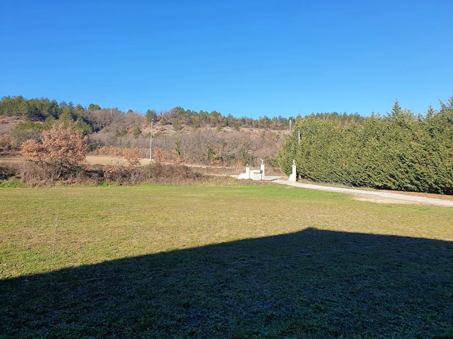 Terrain à bâtir de 1148 m² à Saleon, calme et proche des commodités 