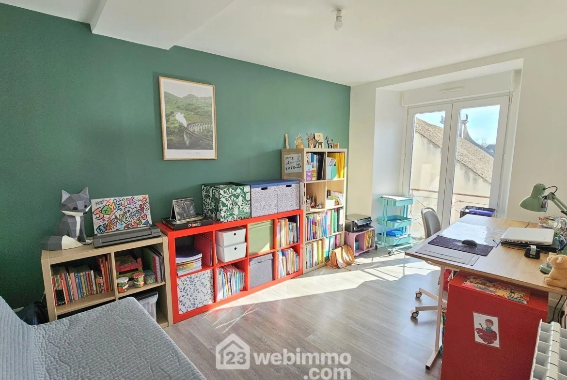 A vendre duplex de 69 m² à Puiseaux, lumineux et à aménager selon vos envies 