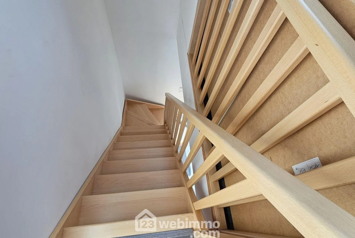 A vendre duplex de 69 m² à Puiseaux, lumineux et à aménager selon vos envies 