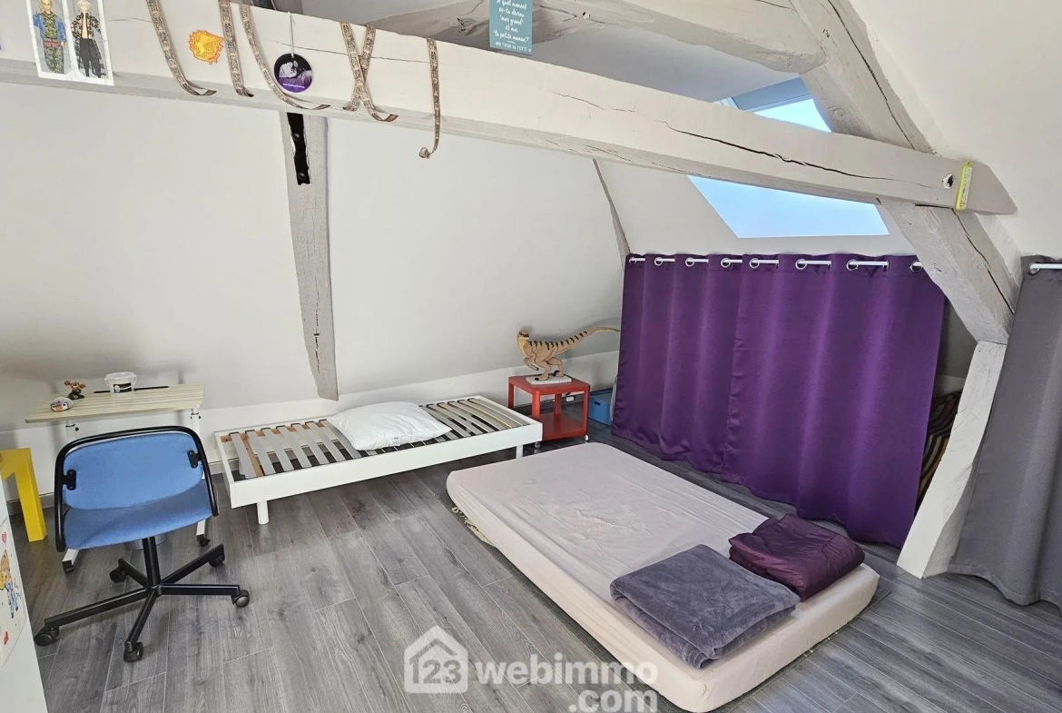 A vendre duplex de 69 m² à Puiseaux, lumineux et à aménager selon vos envies 