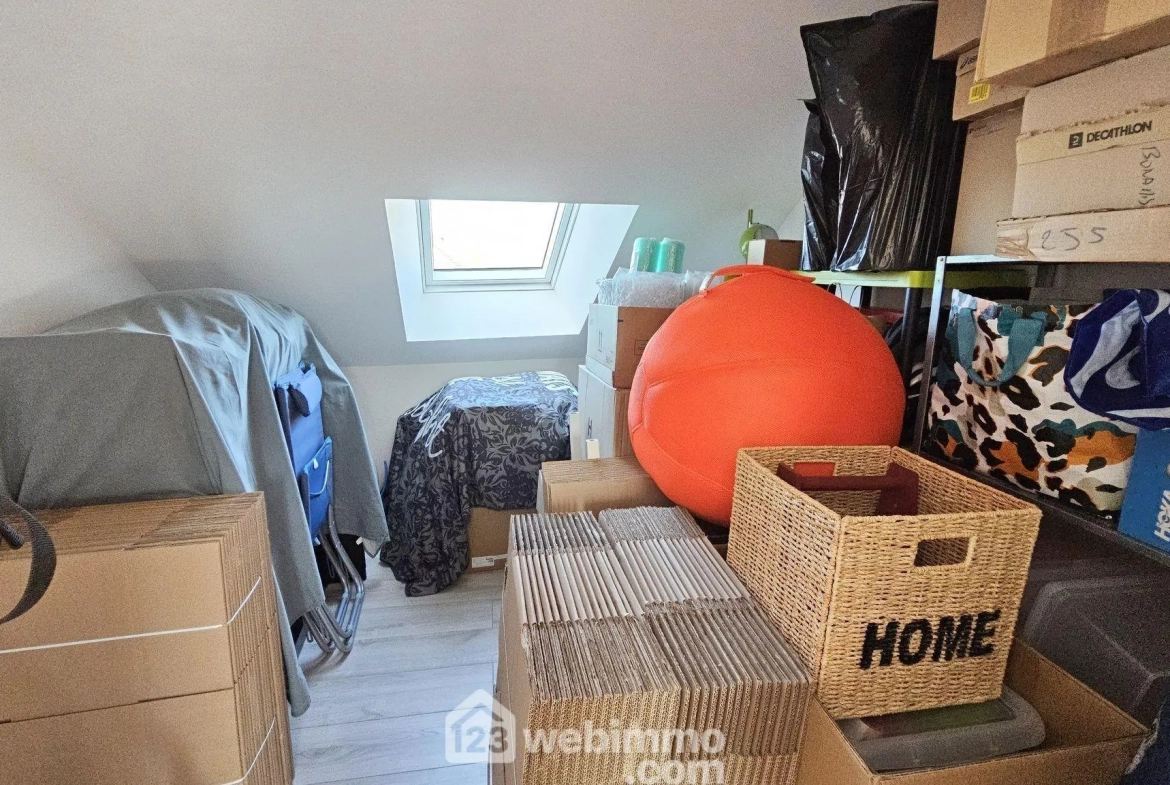 A vendre duplex de 69 m² à Puiseaux, lumineux et à aménager selon vos envies 