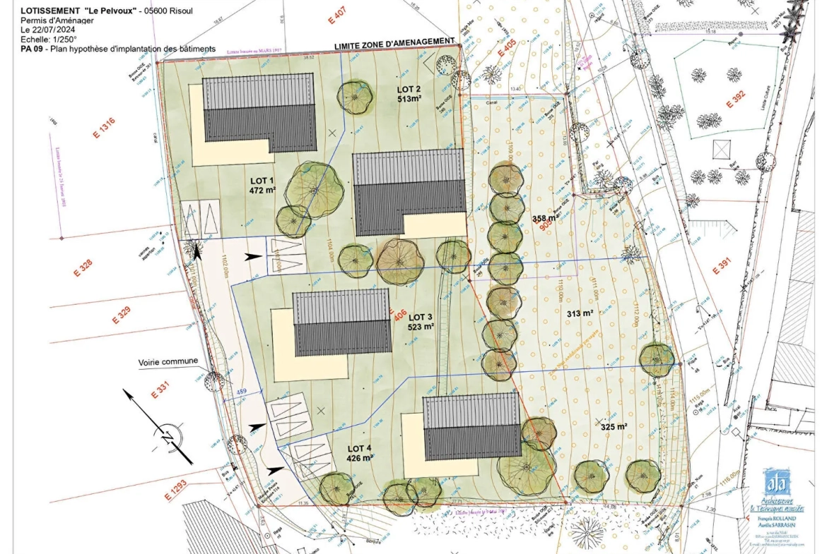 Terrain constructible à Risoul avec vue sur les montagnes 