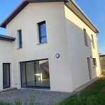 Maison T4 à Juliénas proche du centre avec garage et terrain de 305 m²