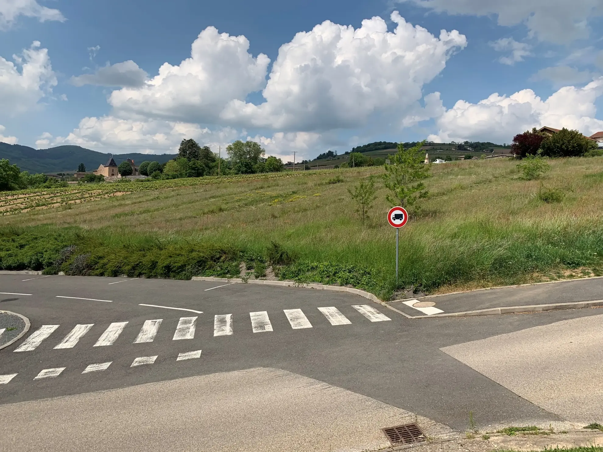Maison T4 à Juliénas proche du centre avec garage et terrain de 305 m² 