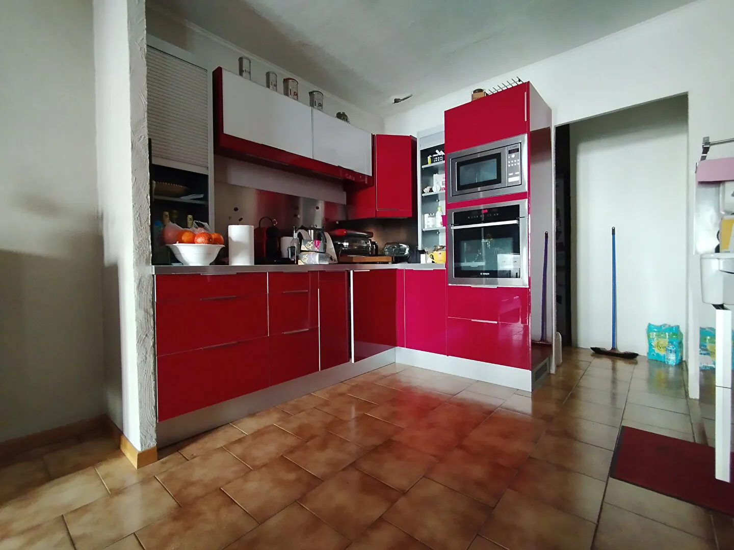 Immeuble avec potentiel locatif et terrasse à Laragne Monteglin 
