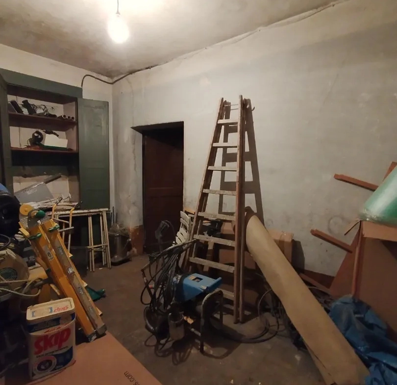 Immeuble avec potentiel locatif et terrasse à Laragne Monteglin 