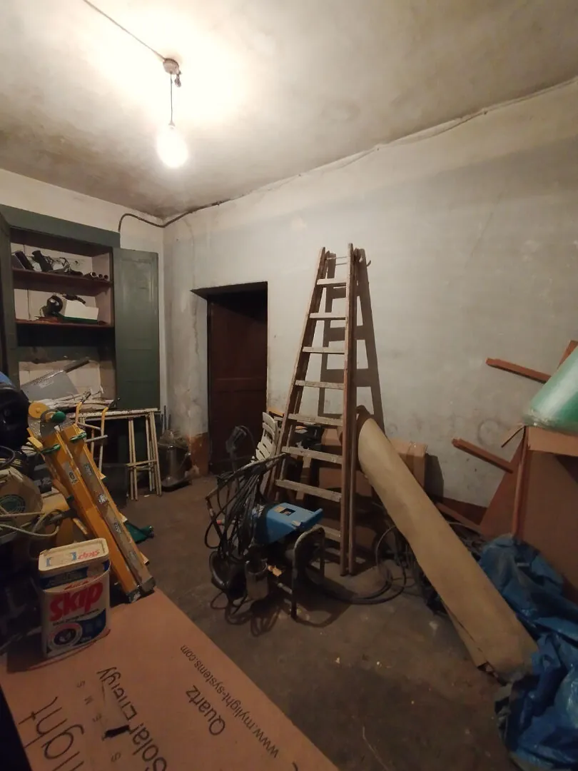 Immeuble avec potentiel locatif et terrasse à Laragne Monteglin 