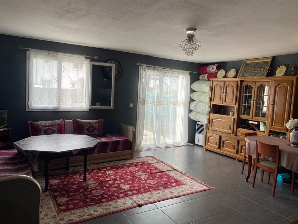 Maison jumelée T4 à vendre à Artiguelouve – Louée, proche Pau