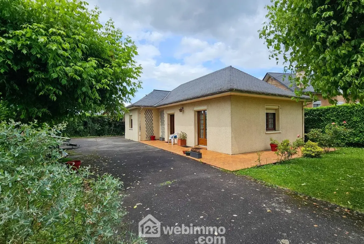 Maison de plain-pied de 74 m² à Coarraze avec garage et terrain clos 