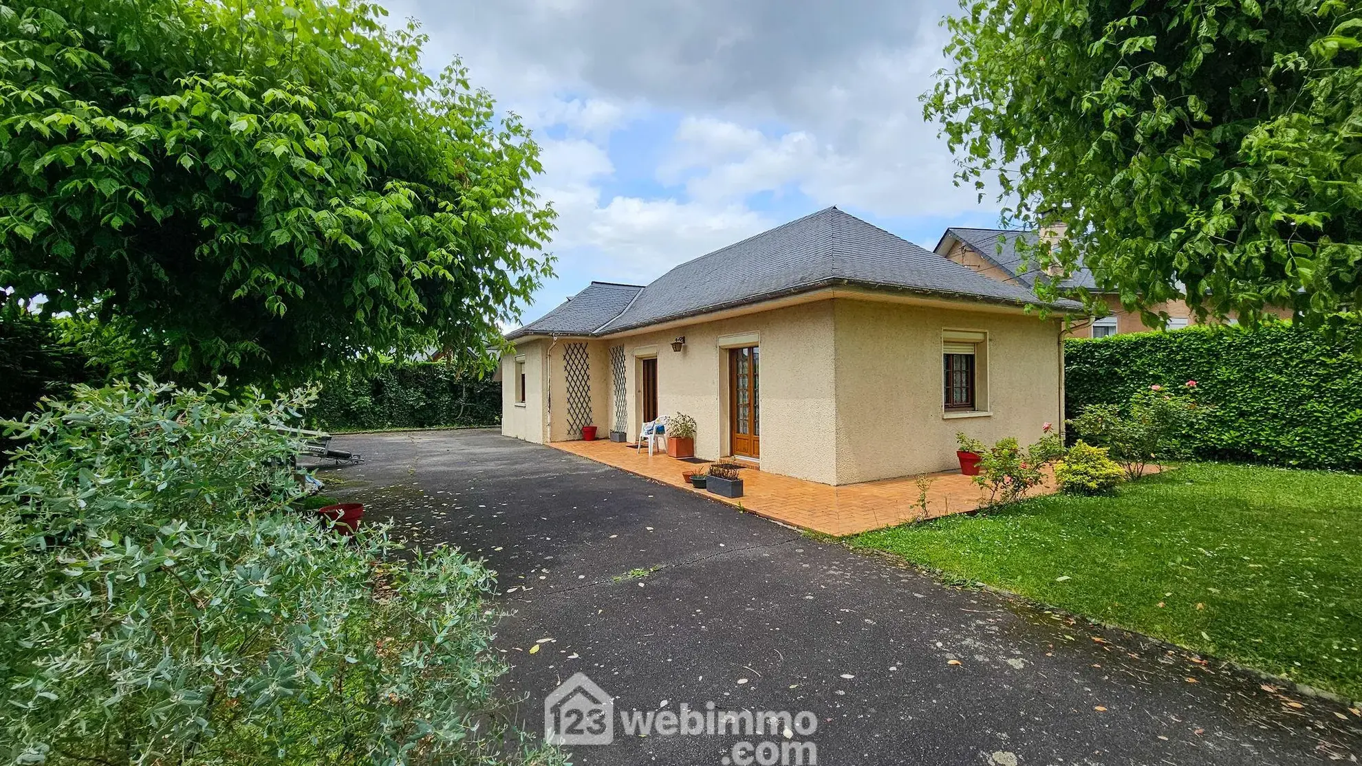 Maison de plain-pied de 74 m² à Coarraze avec garage et terrain clos 