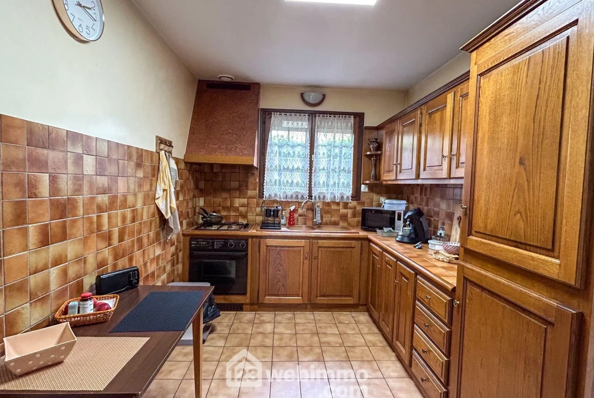 Maison de plain-pied de 74 m² à Coarraze avec garage et terrain clos 