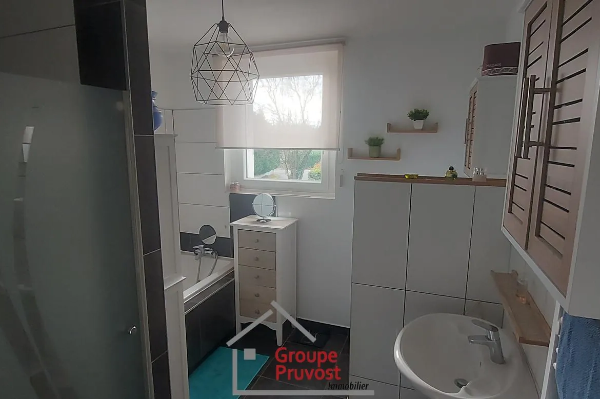 Maison à vendre à Mably avec jardin, 3 chambres et garage - 101 m² 