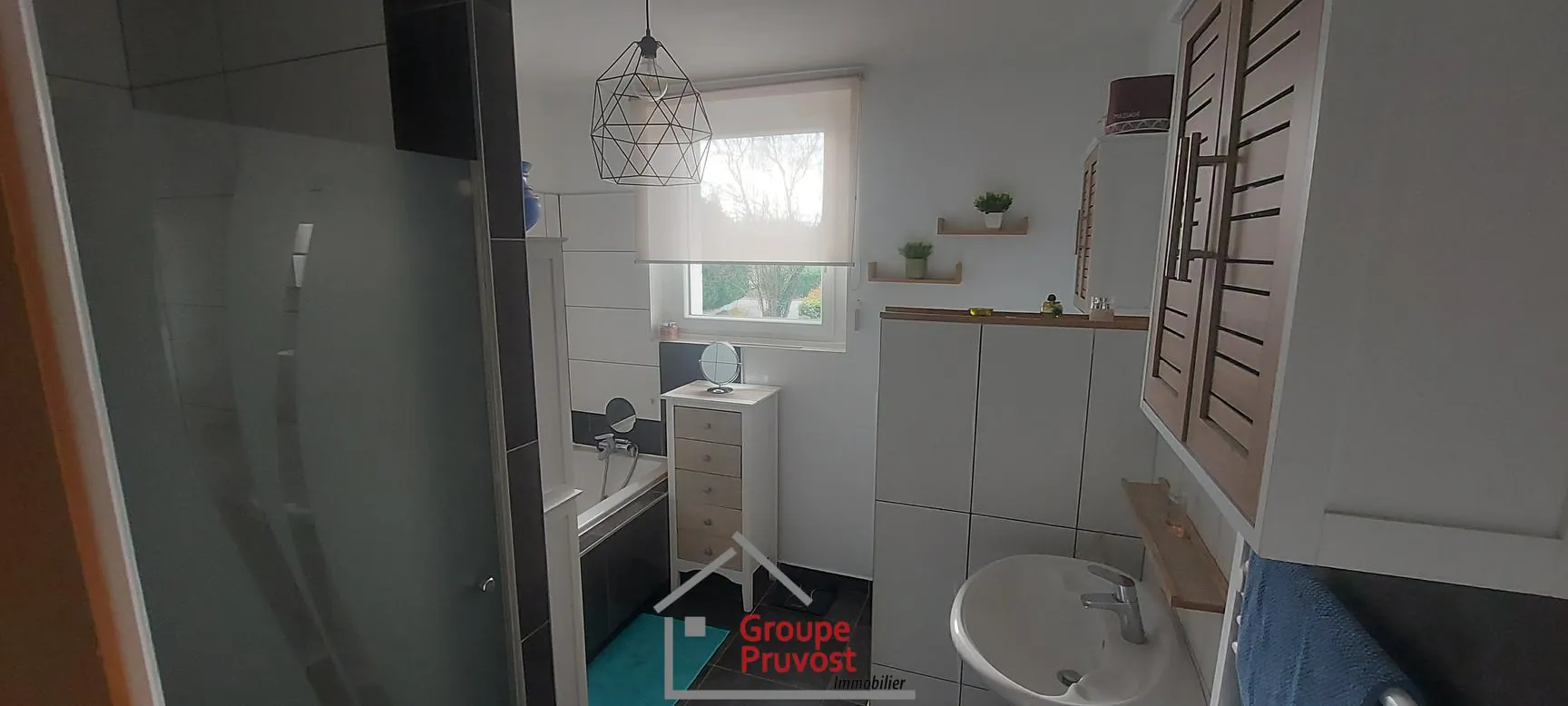 Maison à vendre à Mably avec jardin, 3 chambres et garage - 101 m² 