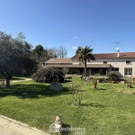 Maisons à Massognes : Longère ancienne avec 6 chambres et dépendances