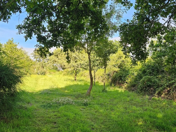 Terrain à vendre à La Plaine sur Mer avec eau et électricité au pied